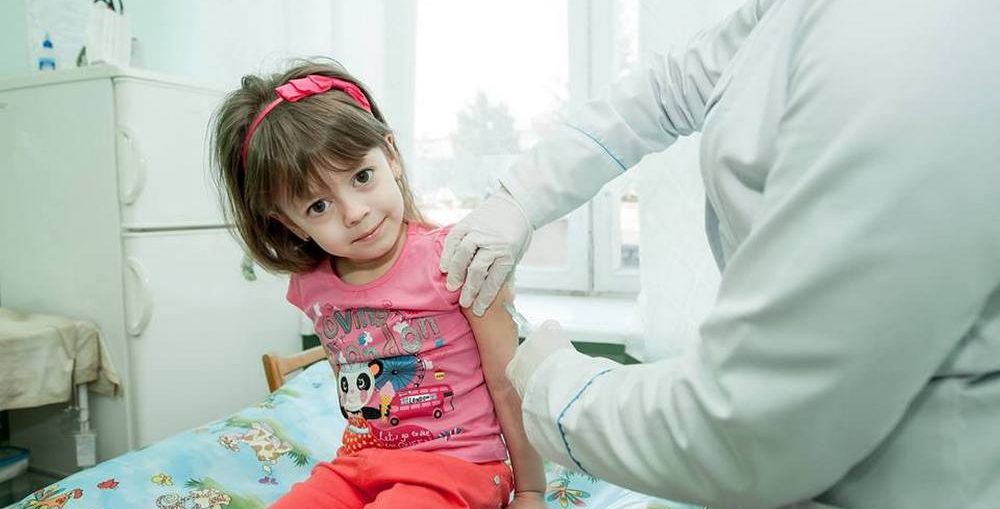 МОЗ спростило доступ підлітків до вакцинації